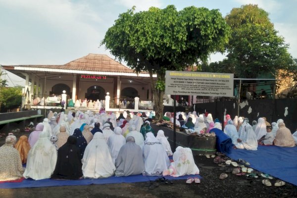 Rabu Kliwon, Ribuan Penganut Islam Aboge Rayakan Lebaran Idul Fitri
