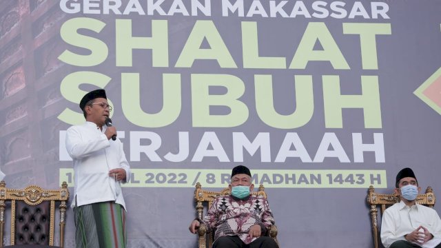 Danny Pomanto Bersama Seluruh Jajaran Pemkot Makassar Gelar Shalat Subuh Berjamaah.