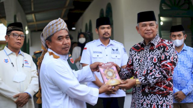 Bupati Basmin Mattayang Resmikan Ponpes Ummahatul Mukminin.