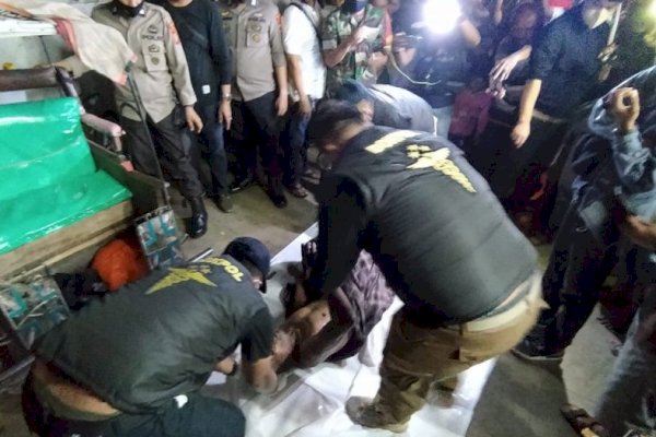 Geger, Pria Paruh Baya di Makassar Ditemukan Tewas di Atas Becak