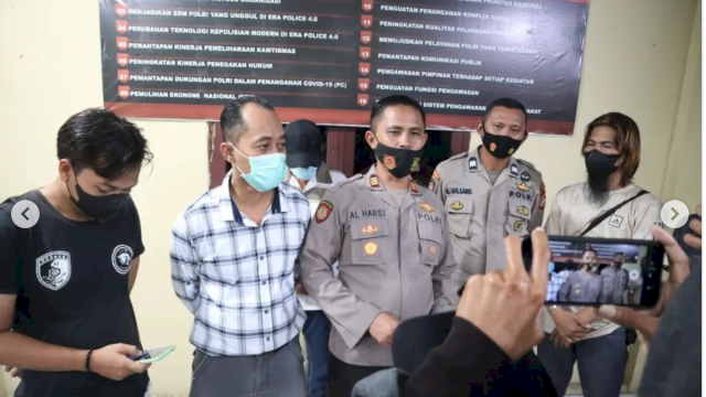 Kapolsek Bajeng AKP Alhabsi, SH didampingi Kanit Reskrim Ipda Hery Nugroho.