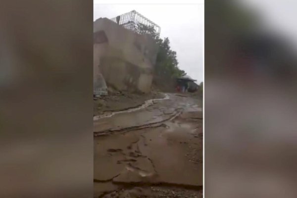 Waspada, Jembatan Sungai Garimpang Bone Sulsel Ambruk