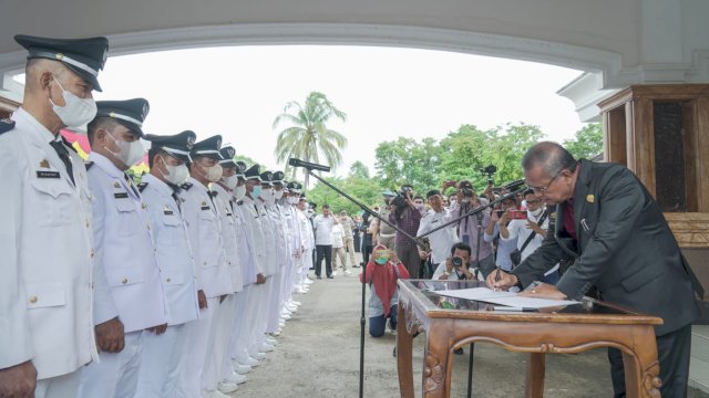 Bupati Luwu Lantik 90 Kades Hasil Pilkades Serentak Tahun 2022.