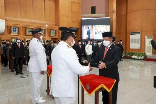 Tito Karnavian Lantik 5 Pj Gubernur Pilihan Jokowi, Dari Doktor hingga Komjenpol