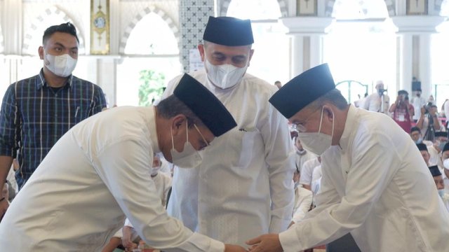 Hadiri Haul ke-40, Danny Jadikan Kalla dan Athirah Panutan.