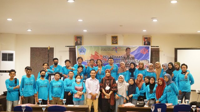 Gelar Dua Pelatihan Kepariwisataan, Dispar Bantaeng Dorong Pemuda Desa Gali Potensi Wisata