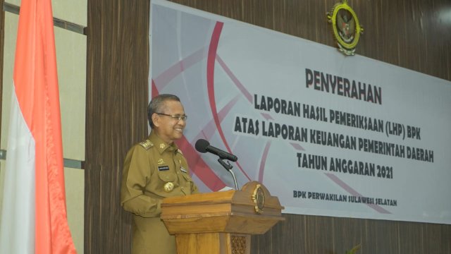 Bupati Luwu Basmin Mattayang.