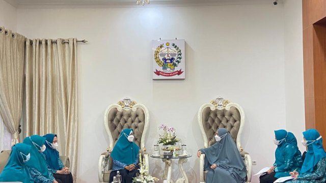 Ketua TP PKK Takalar Irma Andriani, silaturahmi dengan Ketua PKK Provinsi.