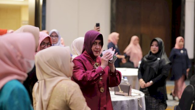 Peringatan Hari Kartini, TP PKK Kota Makassar Hadirkan Rena Basuki