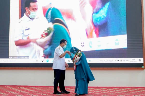 Cakupan IDL Tertinggi Nasional, Gubernur Kukuhkan Naoemi Octarina Sebagai Bunda Imunisasi Sulsel
