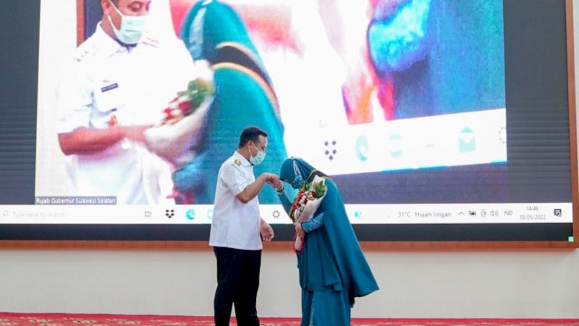 Cakupan IDL Tertinggi Nasional, Gubernur Kukuhkan Naoemi Octarina Sebagai Bunda Imunisasi Sulsel