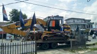 Lagi! Excavator dari NasDem Gowa-Luwu Timur Tiba di Masamba, Langsung Perbaiki Jalan Rampi Luwu Utara