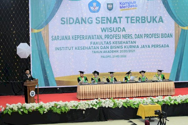 Hadiri Wisuda Institut Kesehatan dan Bisnis Kurnia Jaya Persada, Asisten III: Semoga Ilmunya Bermanfaat