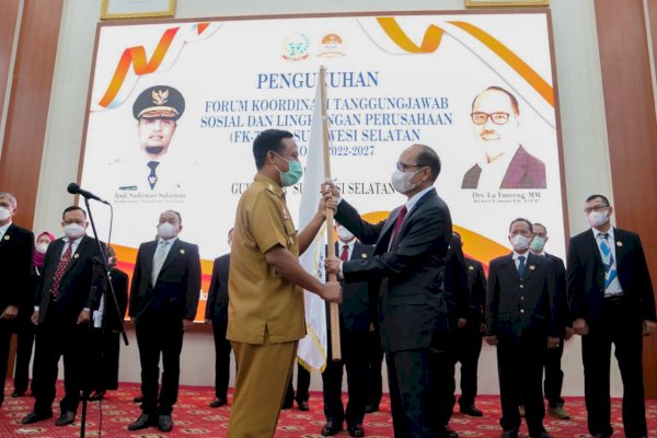 Pengurus FK-TSLP Sulsel Dikukuhkan Gubernur, Wadah Dunia Usaha Turut Berkontribusi dalam Pembangunan