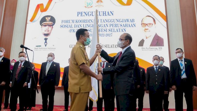 Pengurus FK-TSLP Sulsel Dikukuhkan Gubernur, Wadah Dunia Usaha Turut Berkontribusi dalam Pembangunan