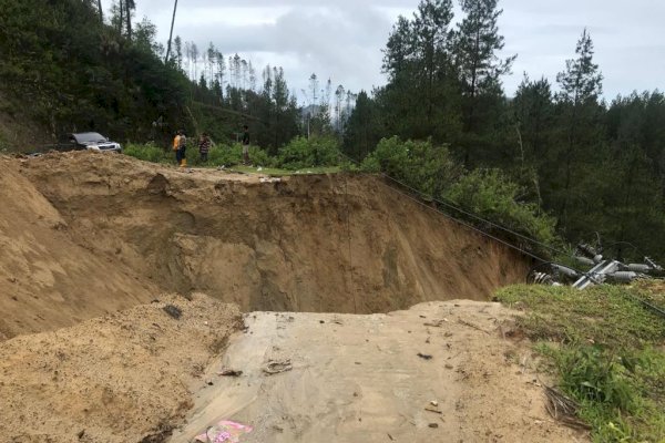 Waspada Ada Longsor di Simbuang, Dinas PUTR Sulsel Lakukan Penanganan Darurat