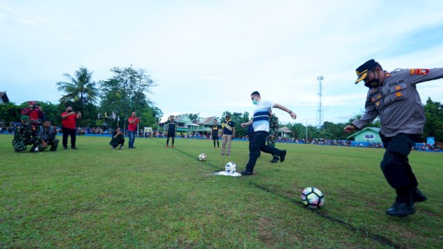 Buka Turnamen Sepakbola Kabba Cup, Bupati Pangkep Yusran: Junjung Tinggi Sportifitas