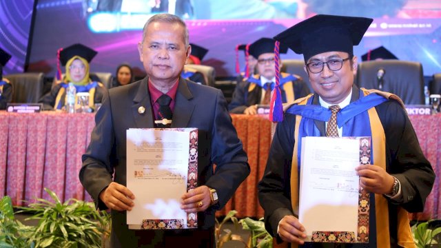 Bupati Luwu Basmin Mattayang, Terima Penghargaan dari ITB Nobel Indonesia.