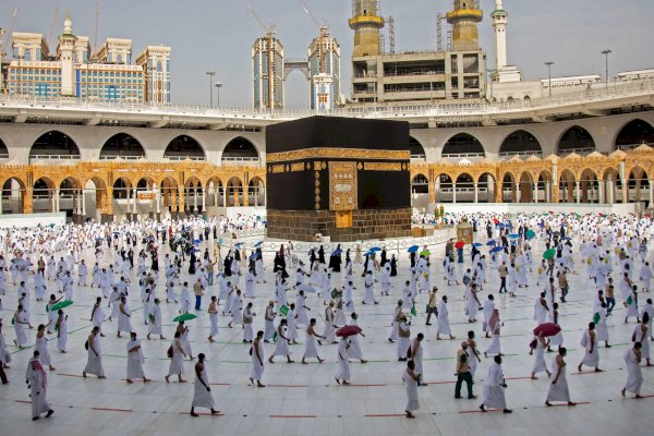 Catat, Saudi Setop Umrah di Awal Bulan Depan