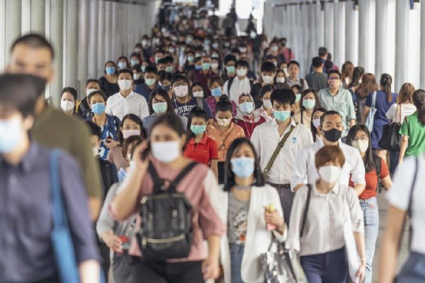 Jokowi Izinkan Warga Tak Pakai Masker di Luar Ruangan, Epidemiolog Ingatkan Masyarakat Tetap Waspada