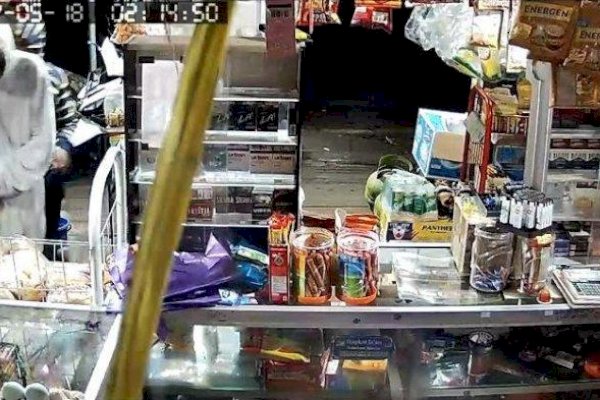 Toko di Maros Sulsel jadi Korban Perampokan 2 Pemuda, Ancam Pakai Busur-Gasak Uang, Emas dan Handpone