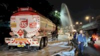 Truk Tangki SPBU Kecelakaan, 4.000 Liter Pertalite Tumpah di Jalanan