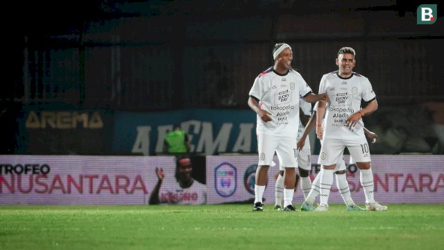 Ronaldinho saat bermain di Indonesia.(F-INT)