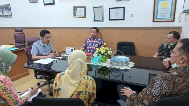 Kadisdukcapil Makassar M Hatim Gelar Rapat Koordinasi Terkait Program Pelayanan Weekend