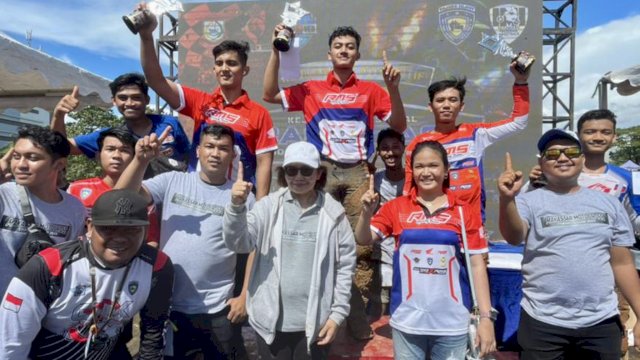 Pembalap RMS Racing Team di Kejurnas Grasstrack Regional-5 Sulawesi Putaran 2 di Sirkuit CPI, Makassar