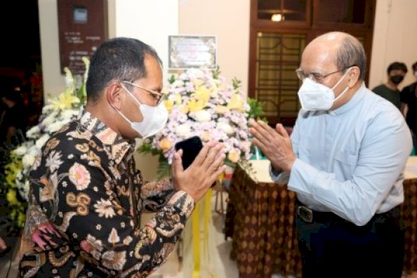 Wali Kota Danny Melayat, Sampaikan Duka Mendalam Wafatnya Pastor Felix Layadi