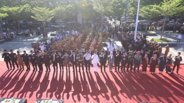 Danny POmanto saat melakukan pelantikan.