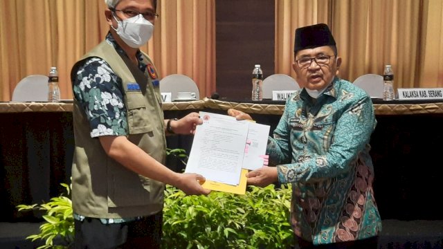 Walikota Palopo Judas Amir Terima Sejumlah Aset Bidang Kesehatan dari BNPB