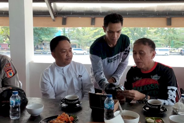 Datang di Bantaeng, Ketua PSSI Cicipi Kopi Wine asal Tompobulu