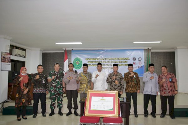 Wali Kota Danny Tandatangani Komitmen Bersama Zona Integritas PN