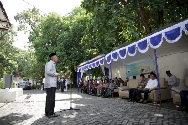 Danny Pomanto Lakukan Peletakan Batu Pertama Rehabilitasi Masjid PN Kelas 1A