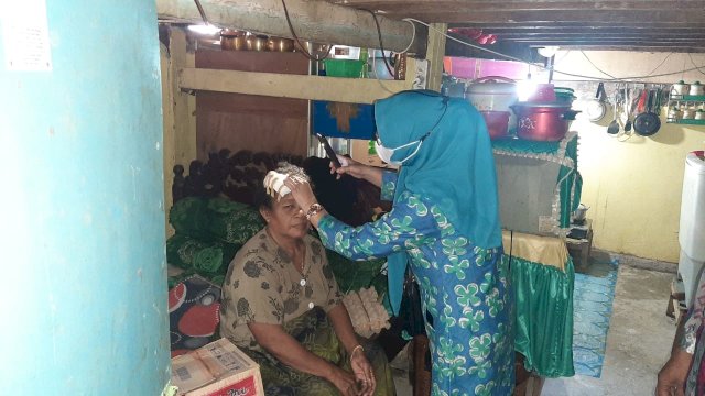 Cabang Dinas Kelautan Bosowasi DKP Sulsel Salurkan Bantuan untuk Korban Angin Puting Beliung di Bone