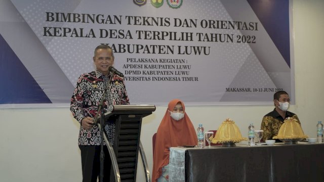 Bupati Basmin Mattayang Buka Bimtek Bagi 90 Kepala Desa Terpilih di Luwu