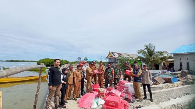Puting Beliung Mengganas di Tanakeke, Tim Gabungan Pemkab Takalar Diterjunkan