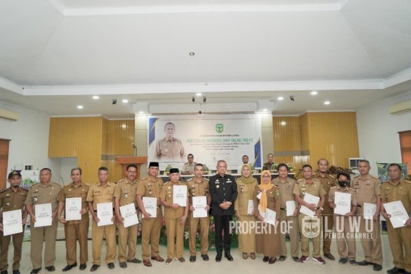 Bupati Luwu Basmin Mattayang Beri Penghargaan Atas Capaian Target Penerimaan PBB-P2