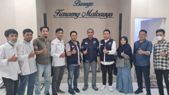 Relawan Milenial Makassar Datangi Rujab Ketua DPRD Rudianto Lallo.