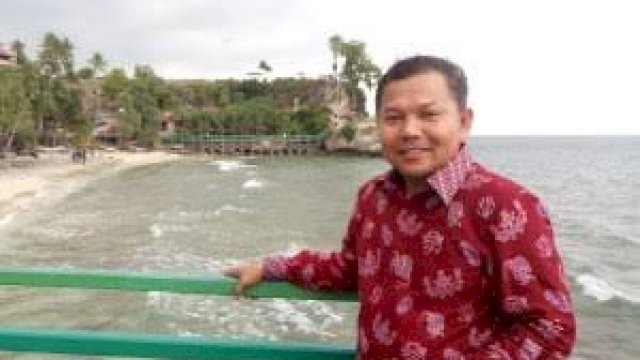 Prof Sukri Palutturi.