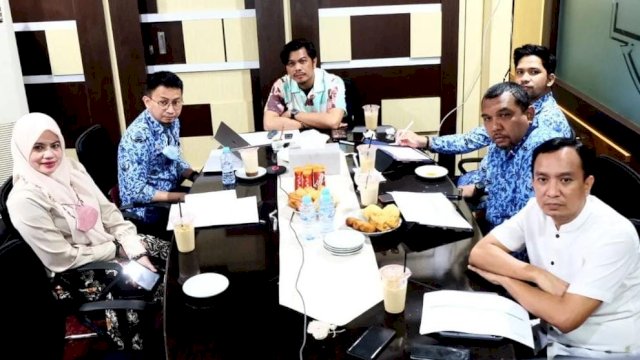 Kepala Bapenda Makassar Firman Pagarra Hadiri Rapat Koordinasi Progres 1000 Lorong Wisata.