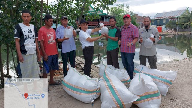 DKP Sulsel Salurkan Bantuan Benur Udang di Kabupaten Maros