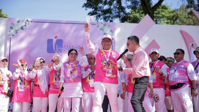 Walikota Danny Hadiri Tenas III Smansa di Bali.