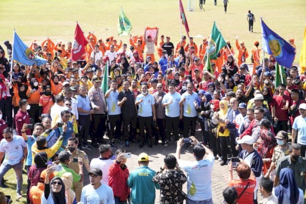 Beri Motivasi Kontingen POPDA Tingkat Provinsi, Gubernur Andi Sudirman : Siap Beri Hadiah ‘Spesial’