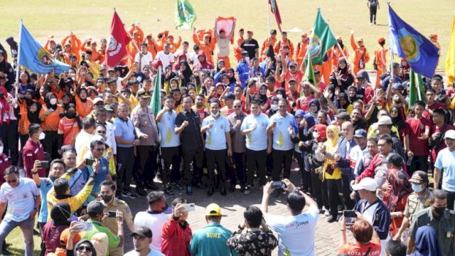 Beri Motivasi Kontingen POPDA Tingkat Provinsi, Gubernur Andi Sudirman : Siap Beri Hadiah &lsquo;Spesial&rsquo;