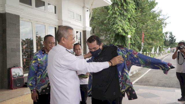 Bupati Basmin Mattayang Lepas Pengurus KTNA Luwu Ikuti Ajang Pra Penas di Maros.