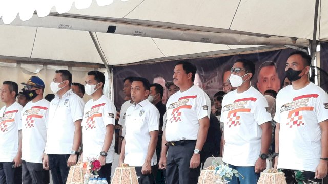 Owner Benteng Kupa Sport Ismail Manda Perkenalkan Lokasi Makam Pangeran Diponegoro ke Peserta Rally