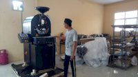 Dukung Peningkatan Kualitas Produki Kopi, Gubernur Sulsel Salurkan Mesin Pengolahan Kopi untuk IKM di Luwu
