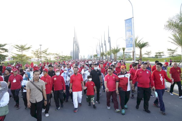 Andi Sudirman Lepas Sulsel Anti Mager Gerakan 10.000 Langkah Per Hari
